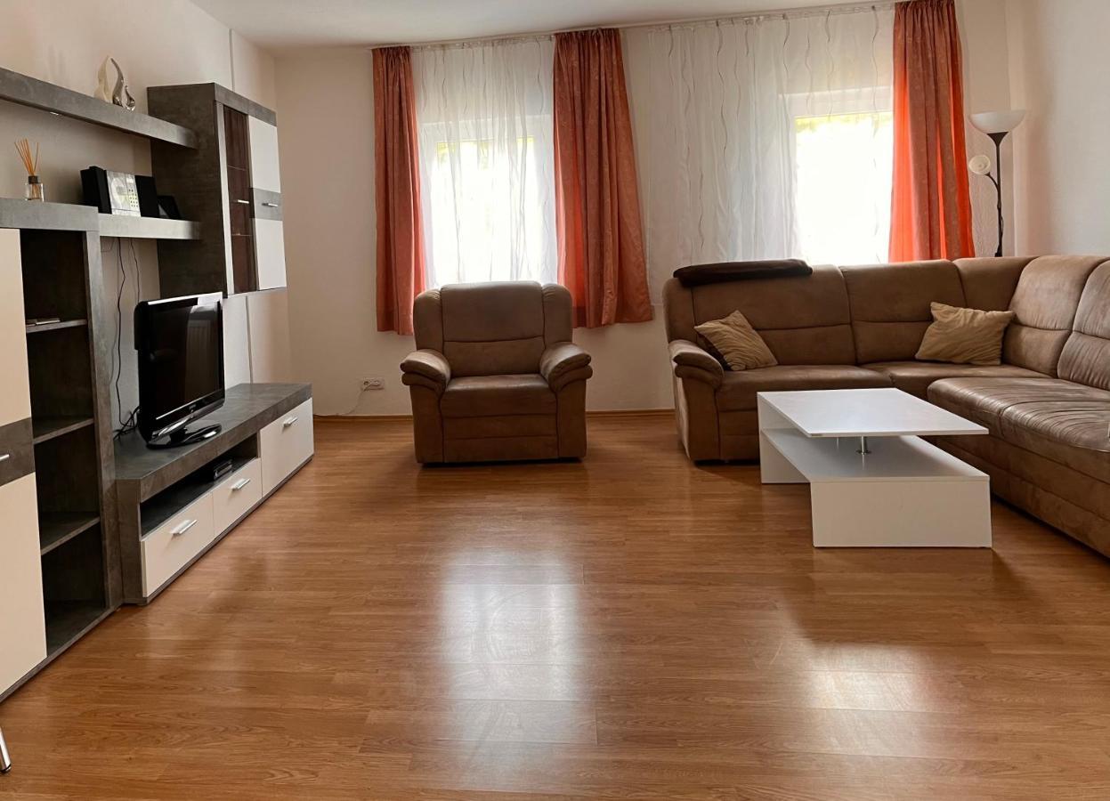 Ferien Am Maar Apartment เดาน์ ภายนอก รูปภาพ